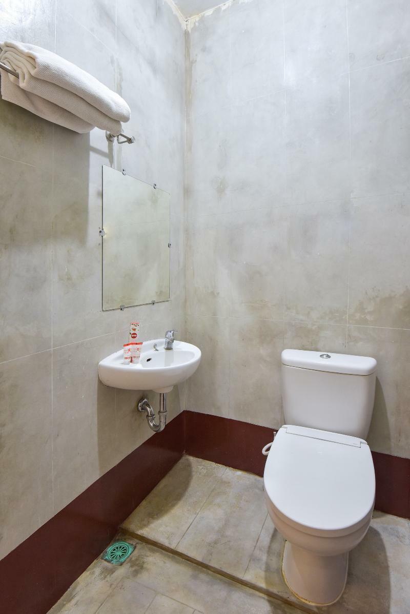 Oyo 348 Hotel Dieng Permai Yogyakarta Exterior foto